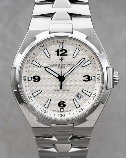 Vacheron Constantin Overseas 43MM Silver Dial Steel Bracelet (47040/B01A-9093)