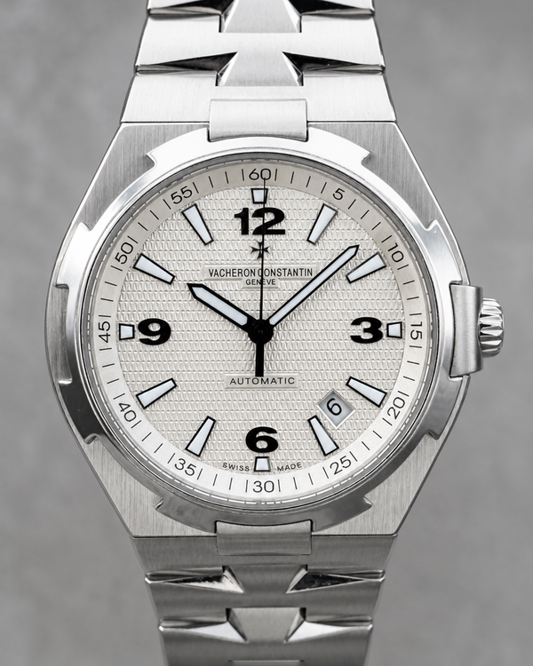 Vacheron Constantin Overseas 43MM Silver Dial Steel Bracelet (47040/B01A-9093)