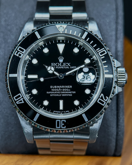 No Reserve - 1994 Rolex Submariner Date 40MM Black Dial Oyster Bracelet (16610)