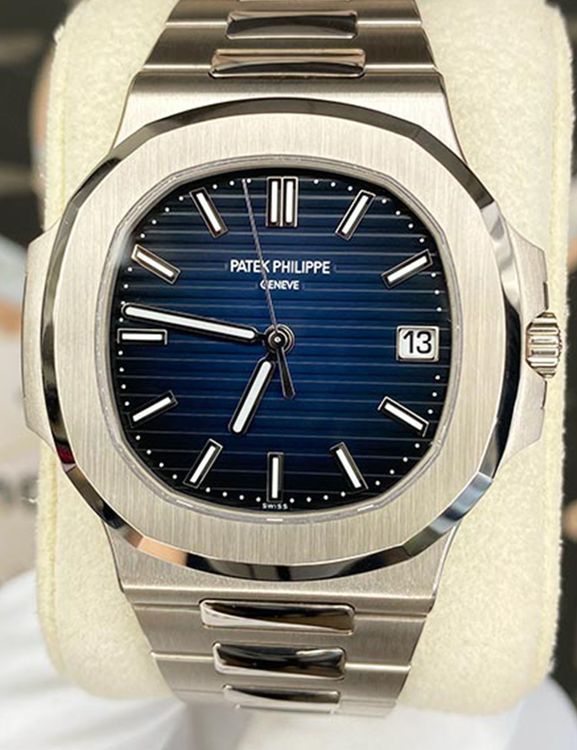 Patek Philippe Nautilus 41MM Blue Dial White Gold Bracelet (5811/1G-001)