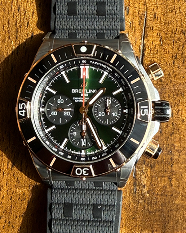 Breitling Super Chronomat B01 44MM Green Dial Rubber Strap (UB0136251L1S1)
