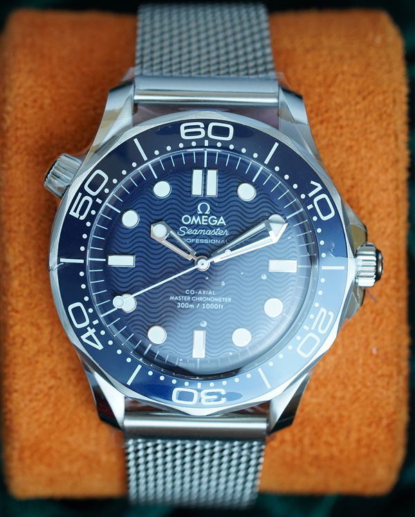 No Reserve - 2026 Omega Seamaster Diver 300M "James Bond 60th Anniversary" 42MM Blue Dial Steel Bracelet (210.30.42.20.03.002)