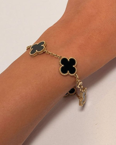 2025 Van Cleef & Arpels Alhambra 5 Motifs Yellow Gold Onyx Size 7.48IN (VCARA41300)