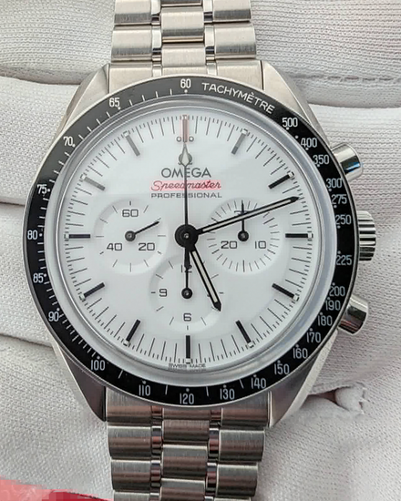 Omega Speedmaster Professional Moonwatch 42MM White Dial Steel Bracelet (310.30.42.50.04.001)