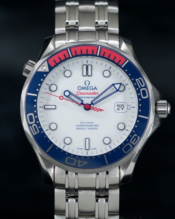 No Reserve - 2024 Omega Seamaster Diver 300M "Bond 007 Commander's Watch" L.E. 41MM White Dial Textile Strap (212.32.41.20.04.001)