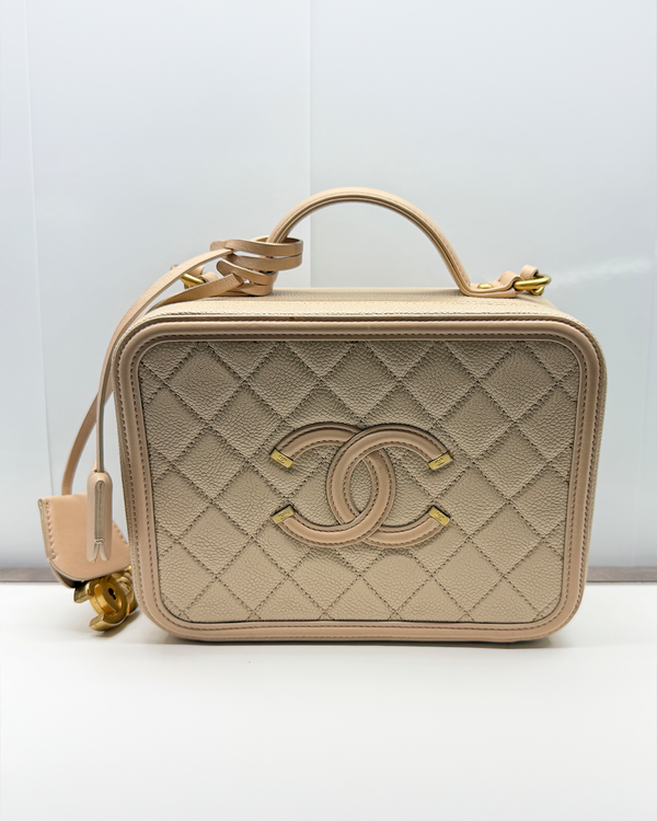 No Reserve - Chanel CC Filigree Vanity Case Medium Leather Gold-Tone Hardware Leather and Chain Strap (Bag)