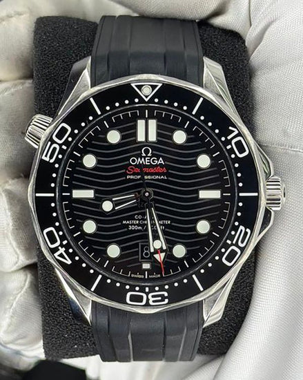 No Reserve - 2024 Omega Seamaster Diver 300M 42MM Black Dial Rubber Strap (210.32.42.20.01.001)