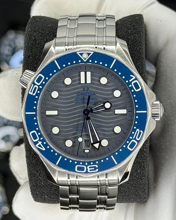 No Reserve - 2021 Omega Seamaster Diver 300M 42MM Grey Dial Steel Bracelet (210.30.42.20.06.001)