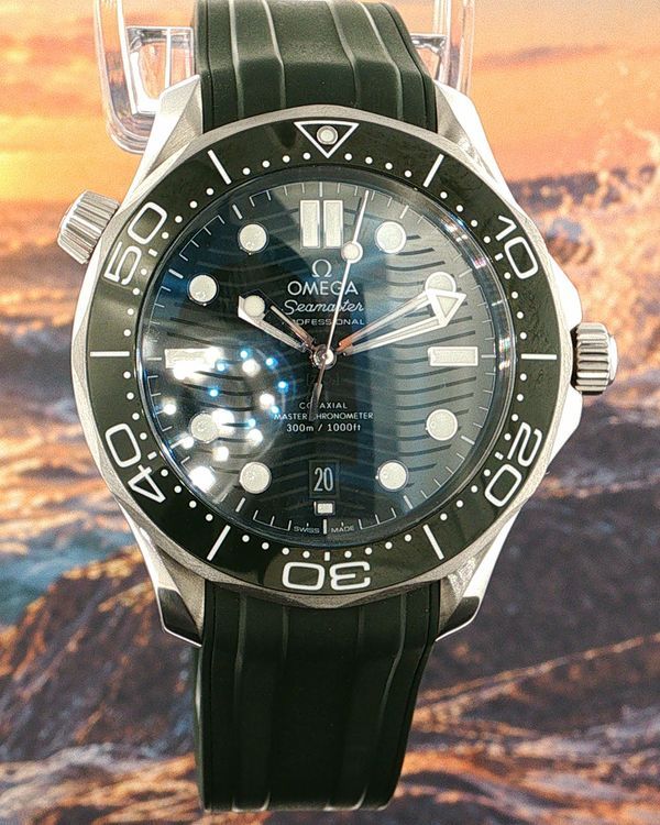2024 Omega Seamaster Diver 300M "Seaweed" 42MM Green Dial Rubber Strap (210.32.42.20.10.001)
