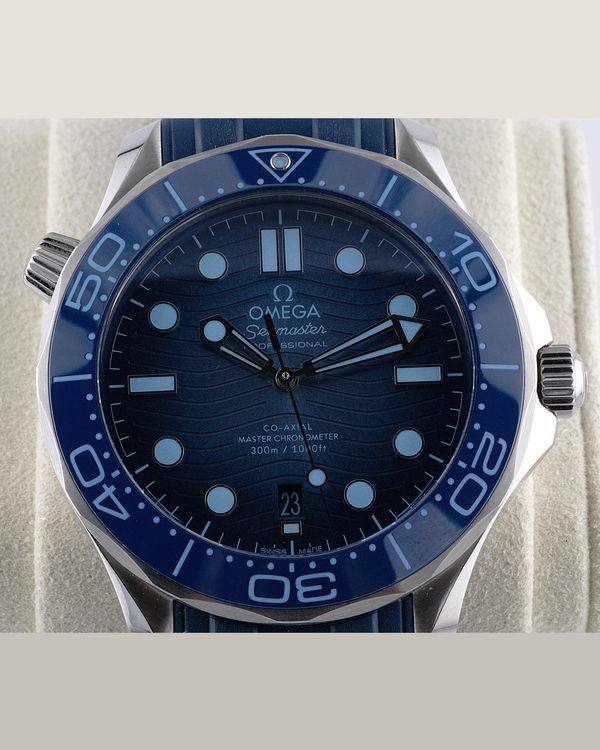 2025 Omega Seamaster Diver 300M "Summer Blue" 42MM Blue Dial Rubber Strap (210.32.42.20.03.002)