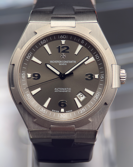 No Reserve - 2016 Vacheron Constantin Overseas 42MM Grey Dial Rubber Strap (47040/000W-9500)