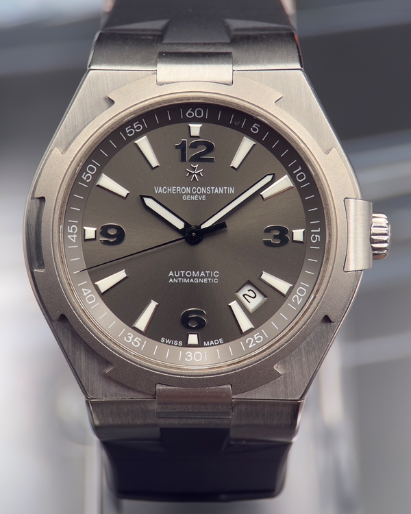 No Reserve - 2016 Vacheron Constantin Overseas 42MM Grey Dial Rubber Strap (47040/000W-9500)