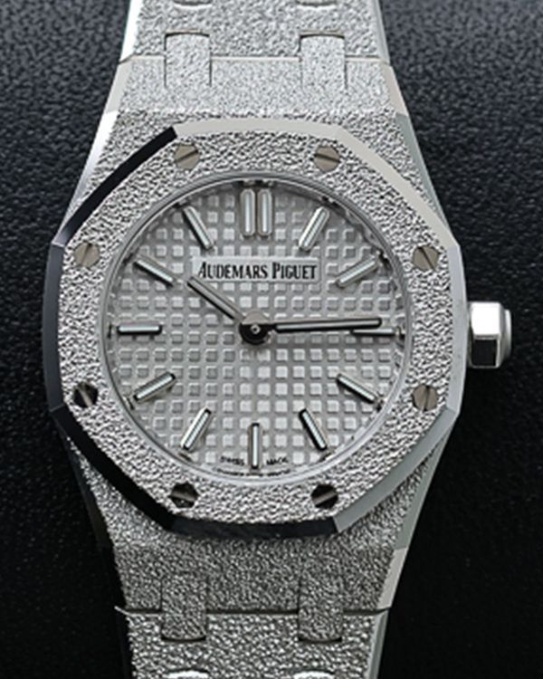 Audemars Piguet Royal Oak Mini Frosted 26MM Quartz Silver Dial White Gold Bracelet (67630BC.GG.1312BC.01-C)