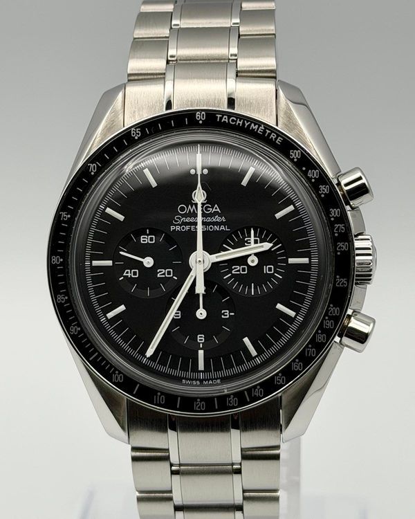 2015 Omega Speedmaster Professional Moonwatch 42MM Black Dial Steel Bracelet (3570.50.00)