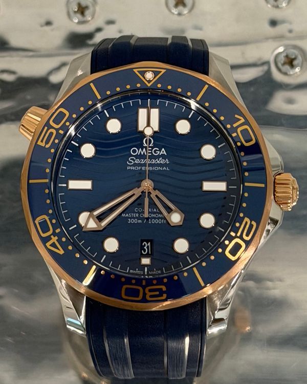 2021  Omega Seamaster Diver 300M 42MM Blue Dial Rubber Strap (210.22.42.20.03.002)