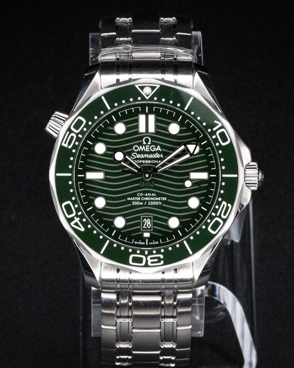 No Reserve - 2025 Omega Seamaster Diver 300M "Seaweed" 42MM Green Dial Steel Bracelet (210.30.42.20.10.001)