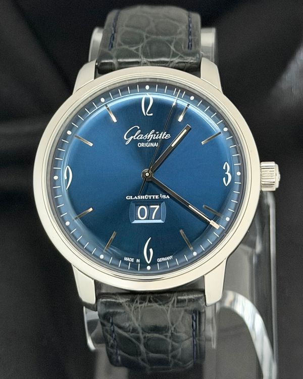 2023 Glashütte Original Sixties Panorama Date 42MM Blue Dial Leather Strap (2-39-47-06-02-04)