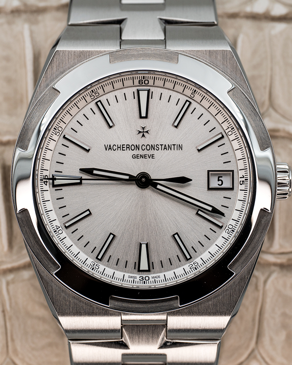 2021 Vacheron Constantin Overseas 41MM Silver Dial Steel Bracelet (4500V/110A-B126)