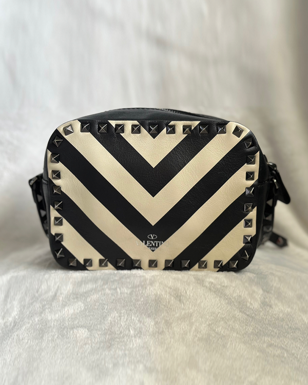 Valentino Garavani Rockstud Back & White Leather Camera Bag (Bag)