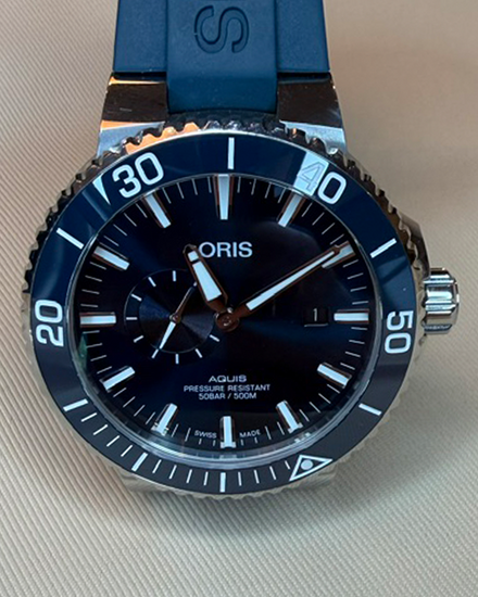 2025 Oris Aquis Date Small Second 45.5MM Blue Dial Rubber Strap (01 743 7733 4155)