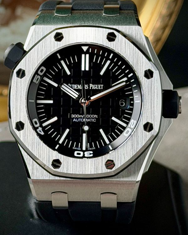 2020 Audemars Piguet Royal Oak Offshore Diver 42MM Black Dial Rubber Strap (15710ST)