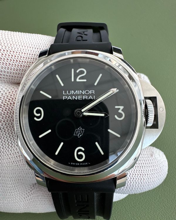 2022 Panerai Luminor Base Logo 44MM Black Dial Rubber Strap (PAM01086)