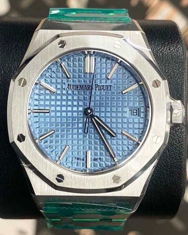 Royal Oak Self-Winding 37MM Ice Blue Dial Steel Bracelet 15550ST.OO.1356ST.08)