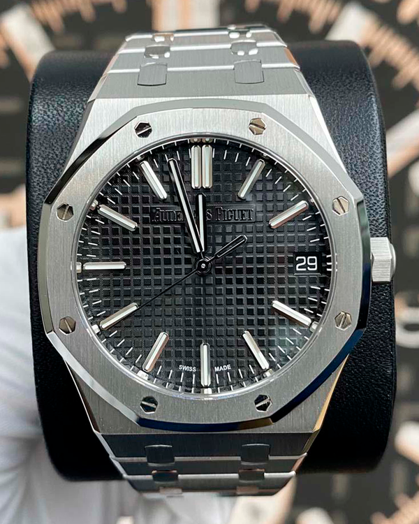 Audemars Piguet Royal Oak 41MM Black Dial Steel Bracelet (15510ST.OO.1320ST.07)