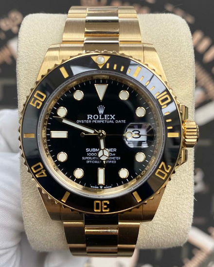 Rolex Submariner Date 41MM Black Dial Yellow Gold Oyster Bracelet (126618LN)