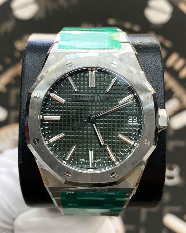 Audemars Piguet Royal Oak "50th Anniversary" 41MM Green Dial Steel Bracelet (15510ST.OO.1320ST.04)