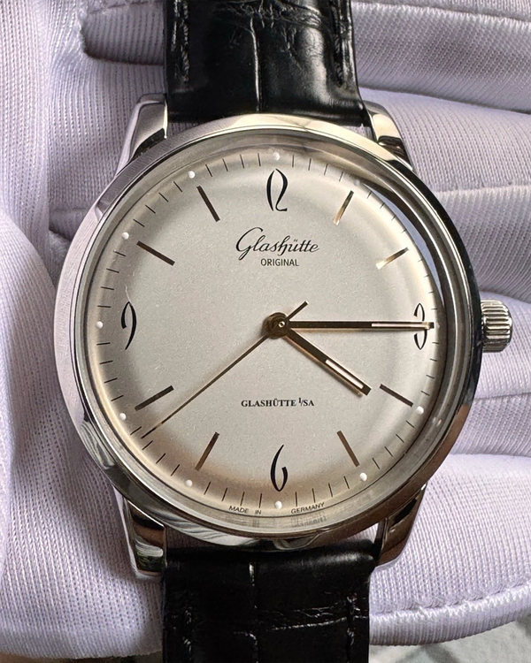 Glashütte Original Sixties (1-39-52-01-02-04)