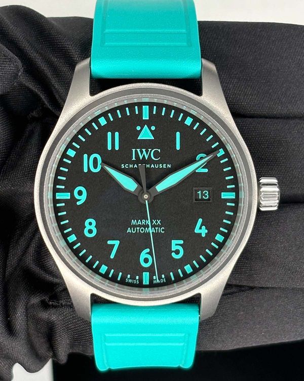 2025 IWC Schaffhausen Pilot Mark XX Mercedes-AMG Petronas F1 40MM Black Dial Rubber Strap (IW328210)