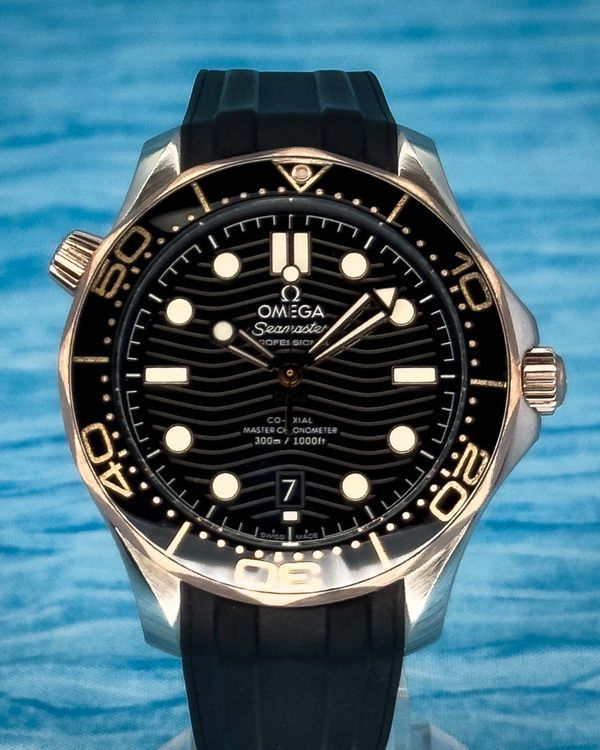 2025 Omega Seamaster Diver 300M 42MM Black Dial Rubber Strap (210.22.42.20.01.002)