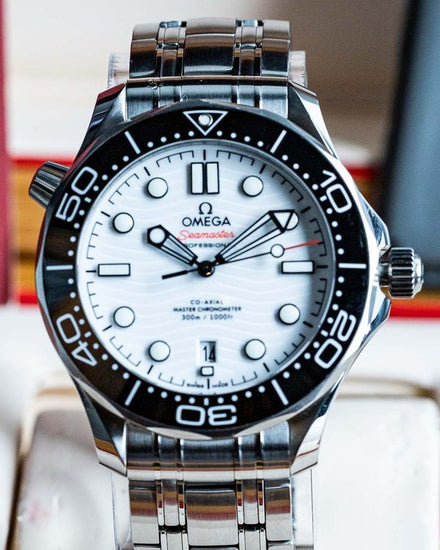 No Reserve - 2025 Omega Seamaster Diver 300M 42MM White Dial Steel Bracelet (210.30.42.20.04.001)
