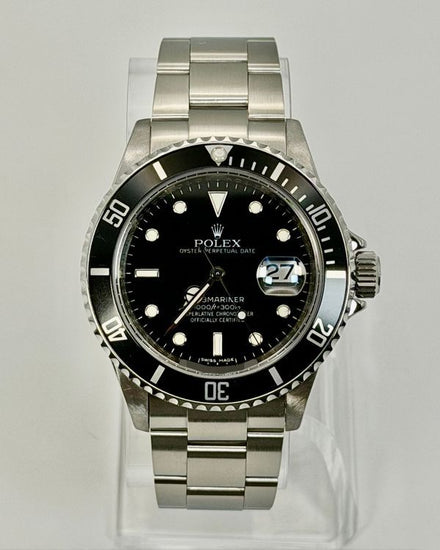 No Reserve - 2007 Rolex Submariner Date "Engraved Rehaut" 40MM Black Dial Oyster Bracelet (16610)