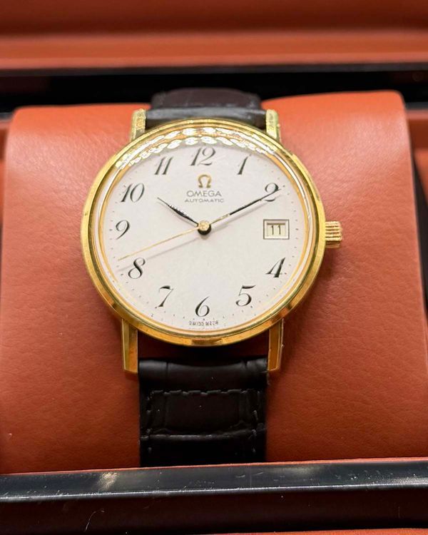 No Reserve - Omega Geneve Vintage 35MM Silver Dial Leather Strap (166.0163)