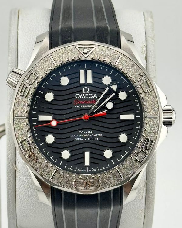 No Reserve - 2025 Omega Seamaster Diver 300M "Nekton Edition" 42MM Black Dial Rubber Strap (210.32.42.20.01.002)