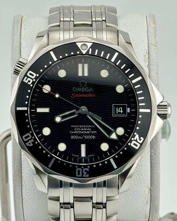 No Reserve - 2010 Omega Seamaster Diver 300M 41MM Black "Wave" Dial Steel Bracelet (212.30.41.20.01.002)