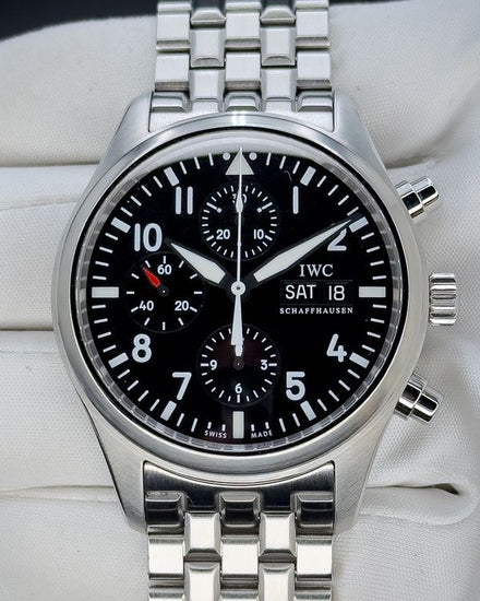 No Reserve - 2017 IWC Schaffhausen Pilot 42MM Black Dial Steel Bracelet (IW371704)