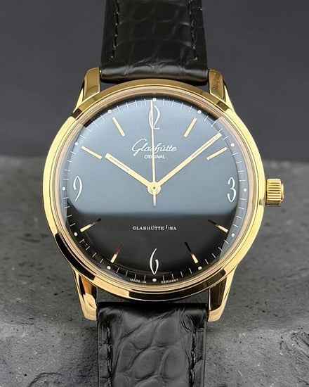 2023 Glashütte Original Sixties 39MM Black Dial Leather Strap (1-39-52-02-01-04)