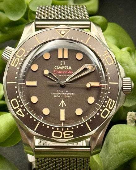 2025 Omega Seamaster Diver 300M 007 Edition 42MM Brown Dial Titanium Bracelet (210.90.42.20.01.001)