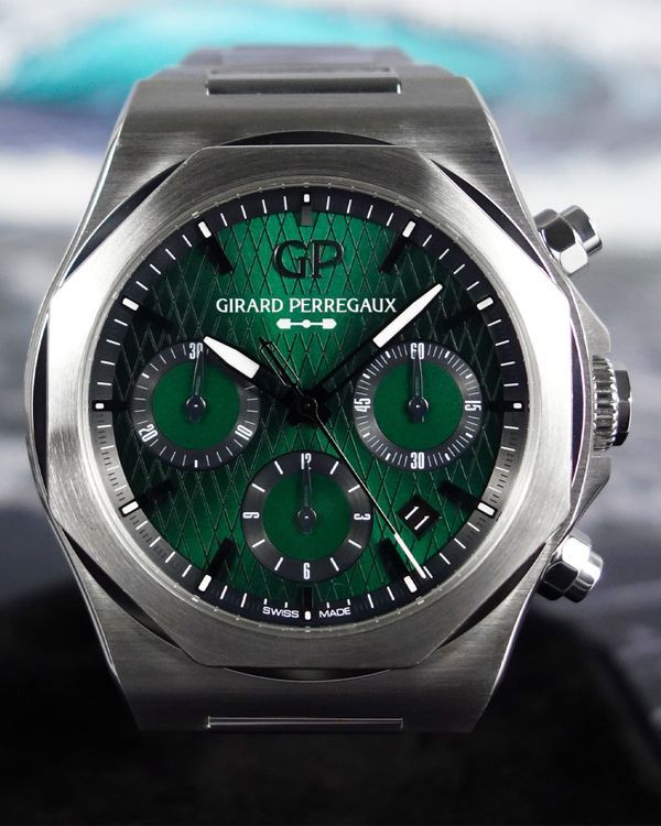(Working) 2021 Girard Perregaux Laureato Chronograph "Aston Martin" L. E. 42MM Green Dial Steel Bracelet (81020-11-001-11A)