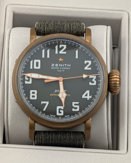 No Reserve - 2025 Zenith Pilot Type 20 45MM Green Dial Leather Strap (29.2430.679/63.I001)