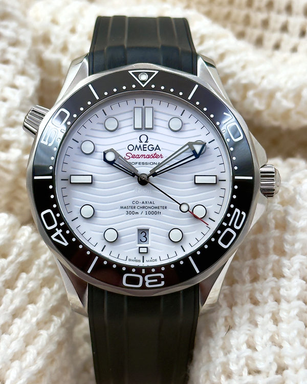 2024 Omega Seamaster Diver 300M 42MM White Dial Rubber Strap (210.32.42.20.04.001)