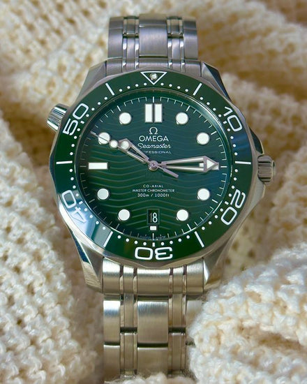2024 Omega Seamaster Diver 300M "Seaweed" 42MM Green Dial Steel Bracelet (210.30.42.20.10.001)