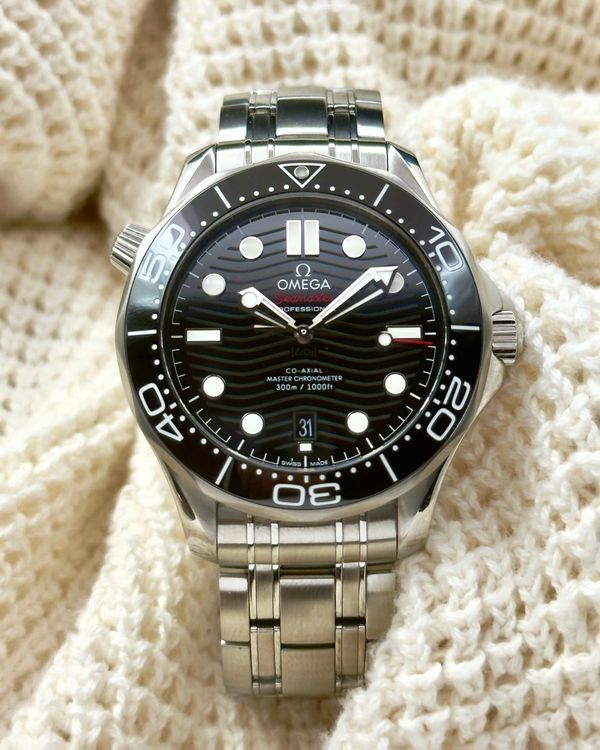 2025 Omega Seamaster Diver 300M 42MM Black Dial Steel Bracelet (210.30.42.20.01.001)