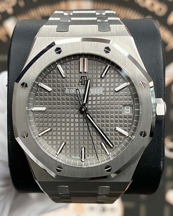 Audemars Piguet Royal Oak 41MM Rhodium Dial Steel Bracelet (15500ST.OO.1220ST.02)