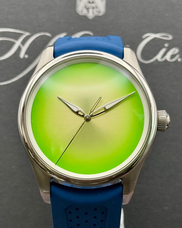 2024 H. Moser & Cie Pioneer Centre Seconds 42.8MM Green Dial Rubber Strap (3201-1204)