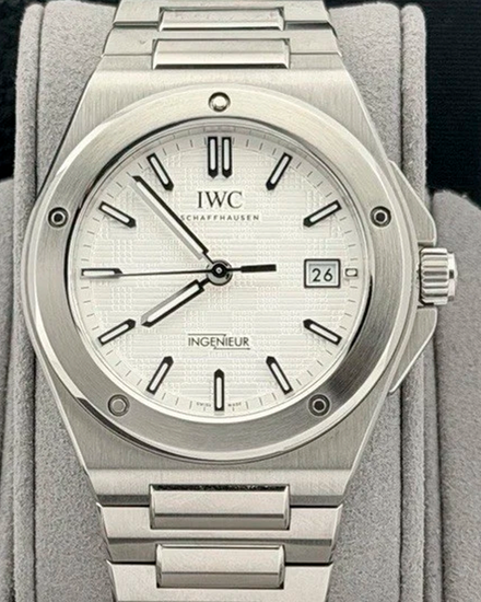 2025 IWC Schaffhausen Ingenieur 40MM Silver Dial Steel Bracelet (IW328902)