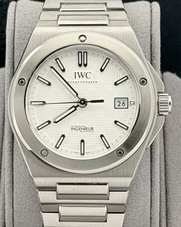 2025 IWC Schaffhausen Ingenieur 40MM Silver Dial Steel Bracelet (IW328902)
